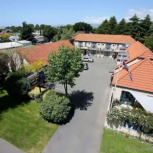 Bush Court Motel