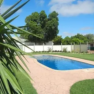 Tourist Park Caravan Park Hotel