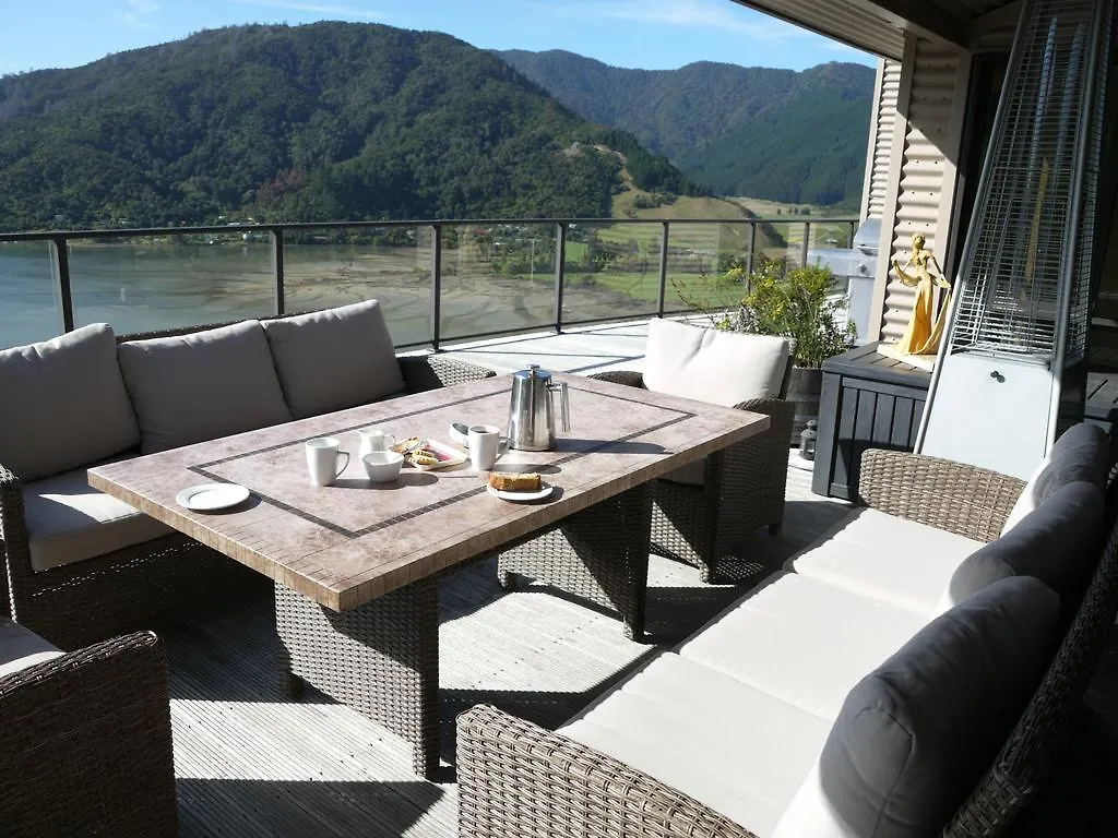 Okiwa Bay Lodge Picton New Zealand
