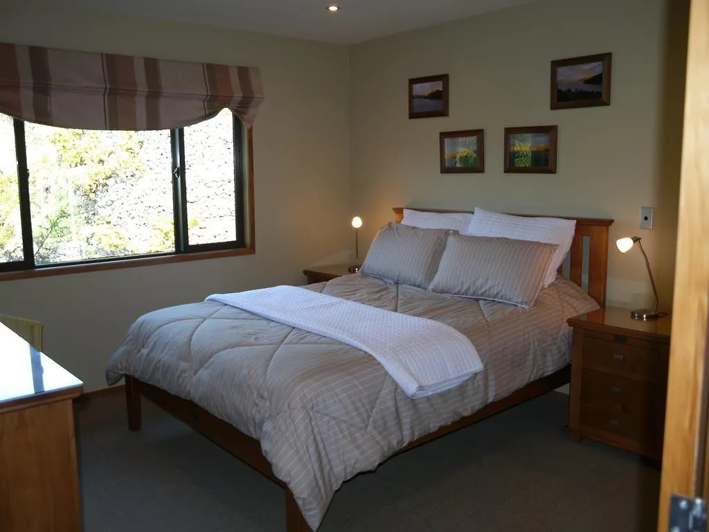 Okiwa Bay Lodge Picton